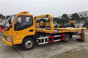 陆丰哪里有拖车服务