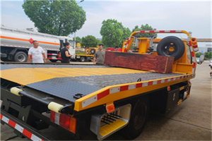 陆丰附近拖车电话号码服务